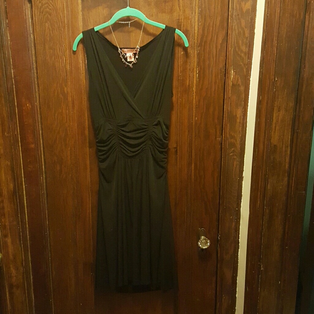 Bandolino stretch runched on the side dress